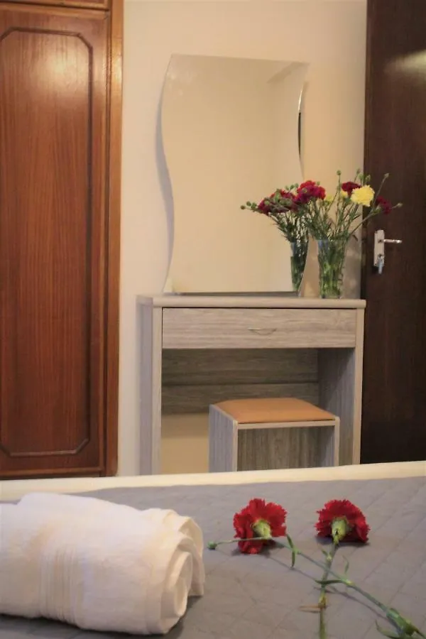 Penzion Salt Lake Town House Larnaca
