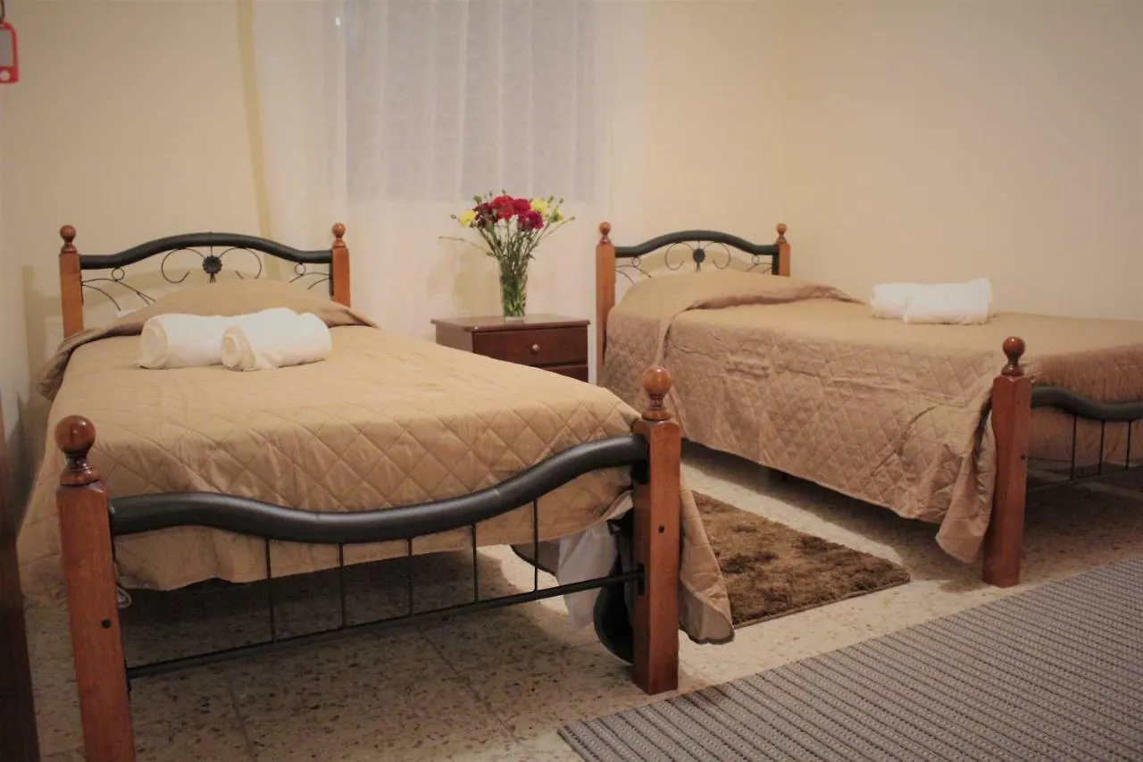 Salt Lake Town House Larnaca Penzion