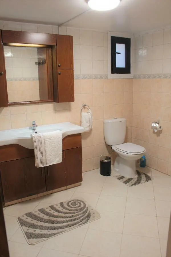 Pensjonat Salt Lake Town House Larnaca