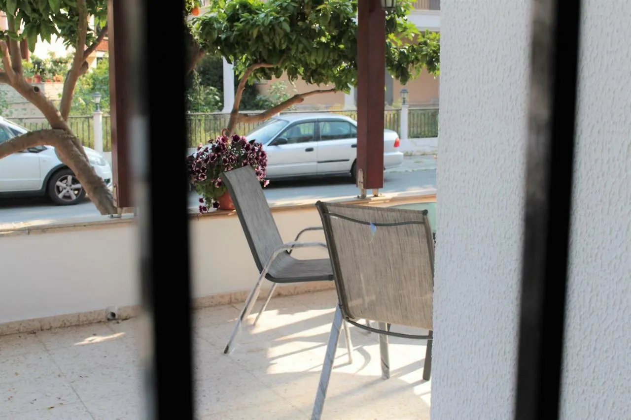 Salt Lake Town House Larnaca 0*,  Cypr